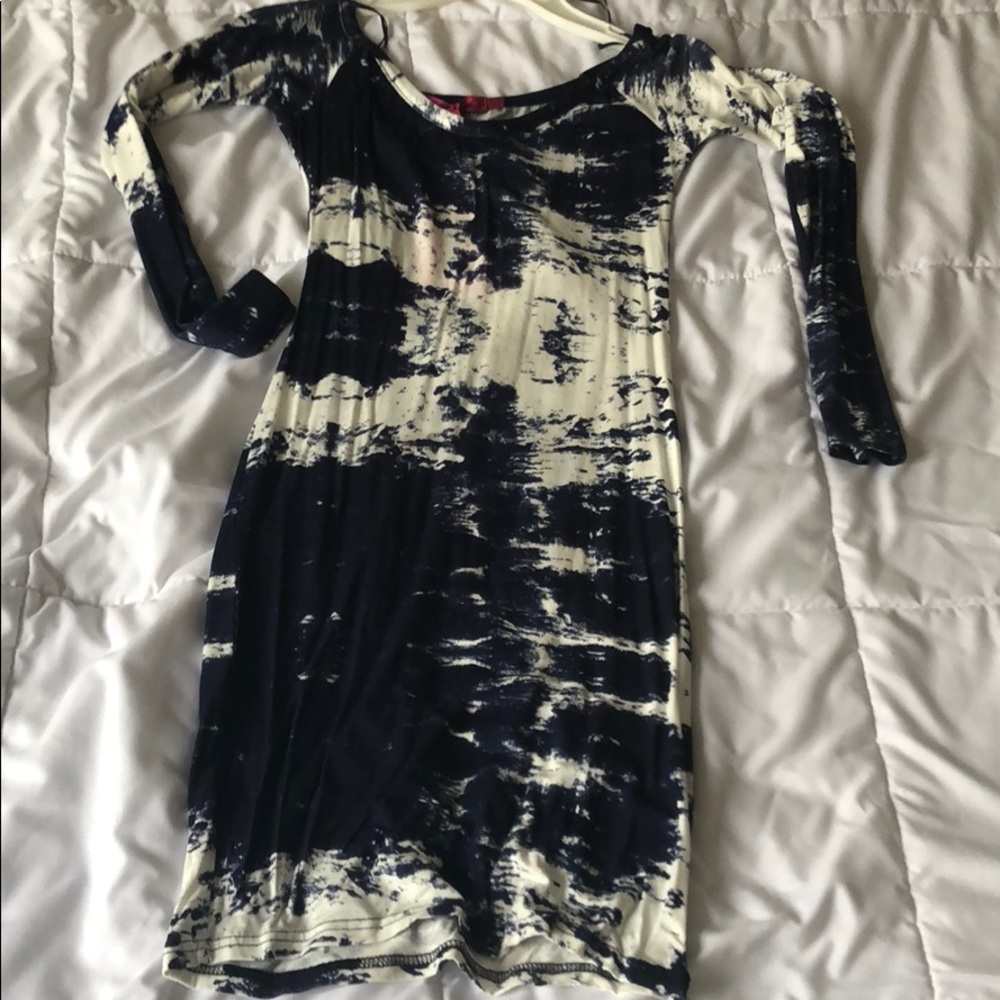 blue and white abstract long sleeve bodycon dress